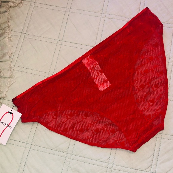 Red lace Calvin Klein bralette and panty set (M) - Picture 9 of 9